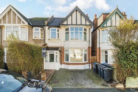 2 bedroom flat to rent, Melfort Road, Thornton Heath