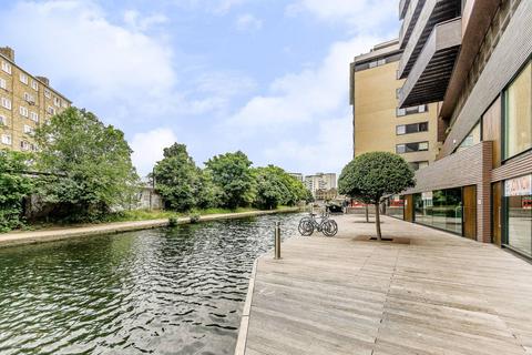 2 bedroom flat to rent, Gainsborough Studios, Islington, London, N1