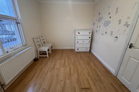 undefined, South Croydon CR2