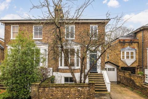 undefined, Woodlands Road, Isleworth TW7