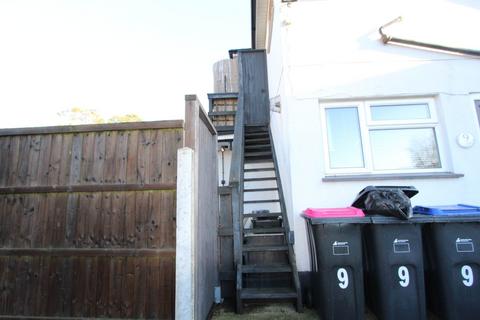 2 bedroom semi-detached house to rent, Southend On Sea