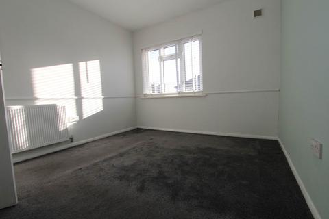 2 bedroom semi-detached house to rent, Southend On Sea
