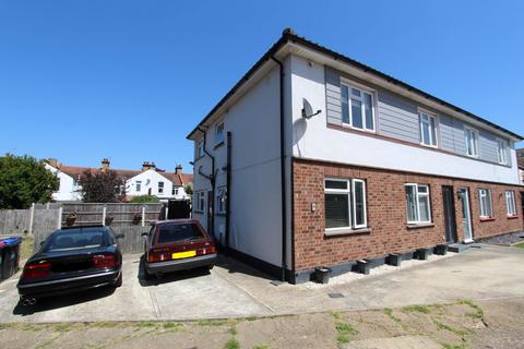 2 bedroom flat to rent, Southend On Sea