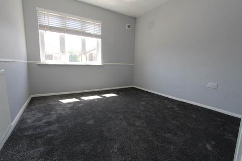 2 bedroom flat to rent, Southend On Sea