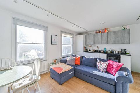 3 bedroom flat for sale, Charlton Road, Blackheath, London, SE3