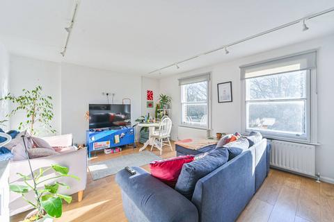 3 bedroom flat for sale, Charlton Road, Blackheath, London, SE3