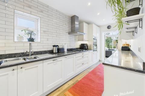 4 bedroom detached house for sale, Wendover Road, Weston Turville, Aylesbury, Buckinghamshire