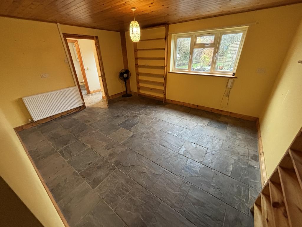 Sitting room/ground floor bedroom 5