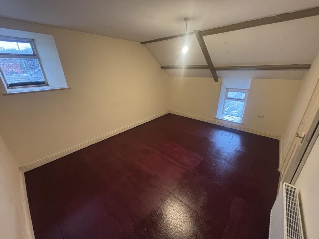 Front bedroom 1