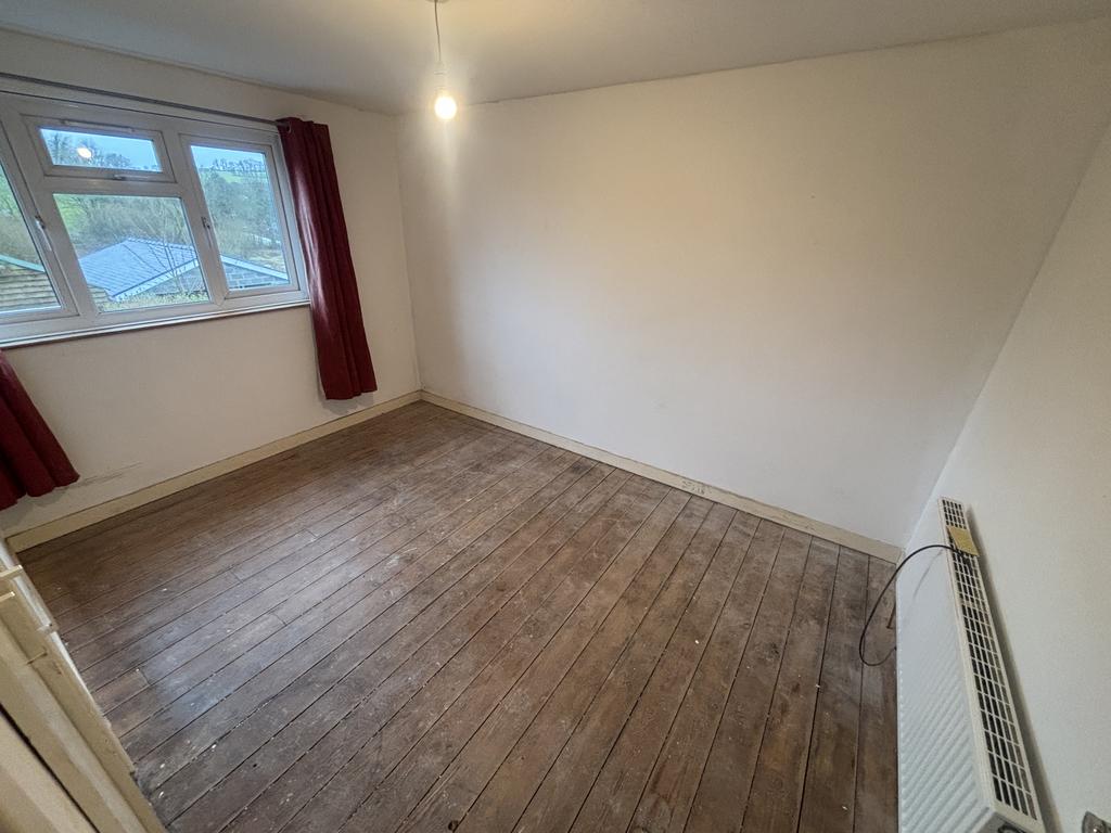 Rear bedroom 4