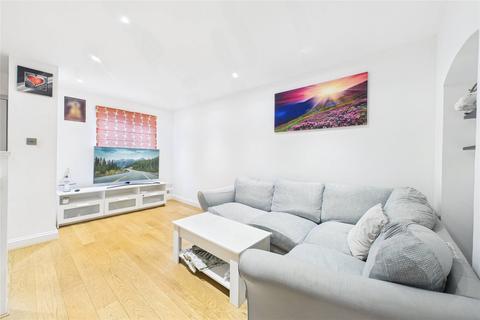 4 bedroom semi-detached house to rent, Verey Close, Twyford, Reading, Berkshire, RG10