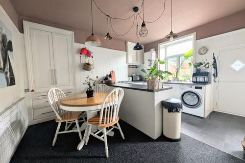 2 bedroom terraced house for sale, Colne Road, Kelbrook BB18