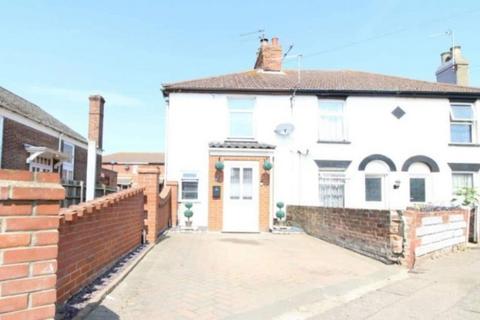 2 bedroom end of terrace house to rent, Lady Haven Road, Norfolk NR31