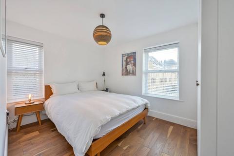 2 bedroom flat for sale, Garratt Lane, Earlsfield, London, SW18