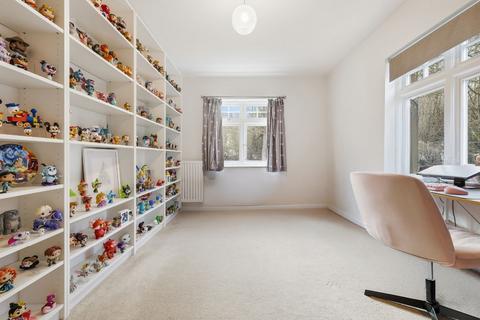 2 bedroom apartment for sale, Kestrel Close, Brentwood