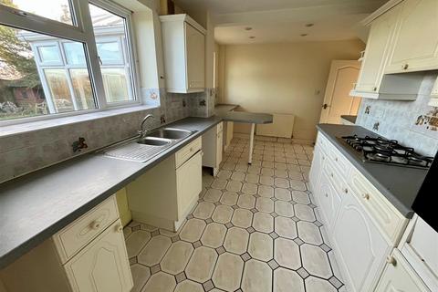 4 bedroom end of terrace house for sale, Ebor Avenue, Hornsea