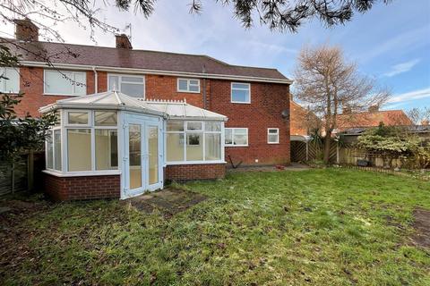 4 bedroom end of terrace house for sale, Ebor Avenue, Hornsea
