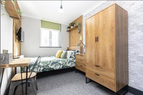 Terraced house to rent, Gordon Avenue, Hampshire SO14