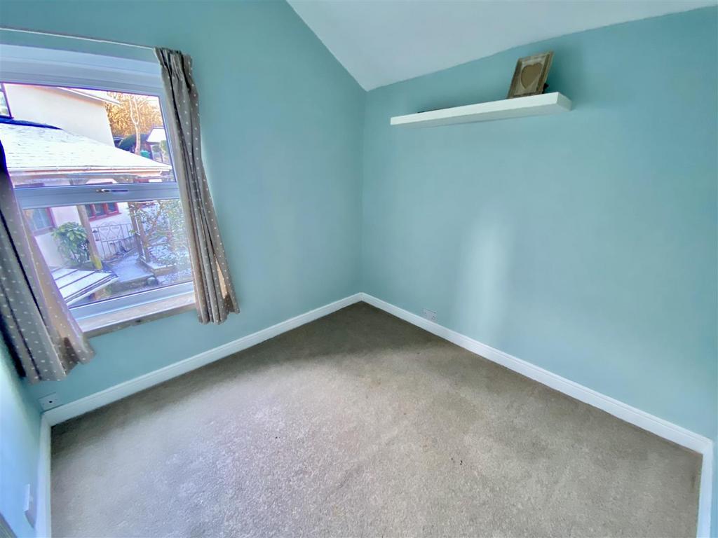 Bramleys Estate Agents - The Combs - Mirfield (4).