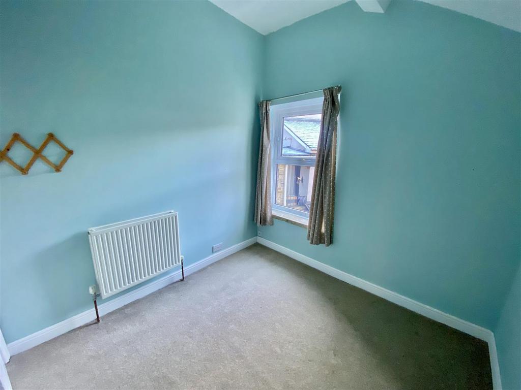 Bramleys Estate Agents - The Combs - Mirfield (5).