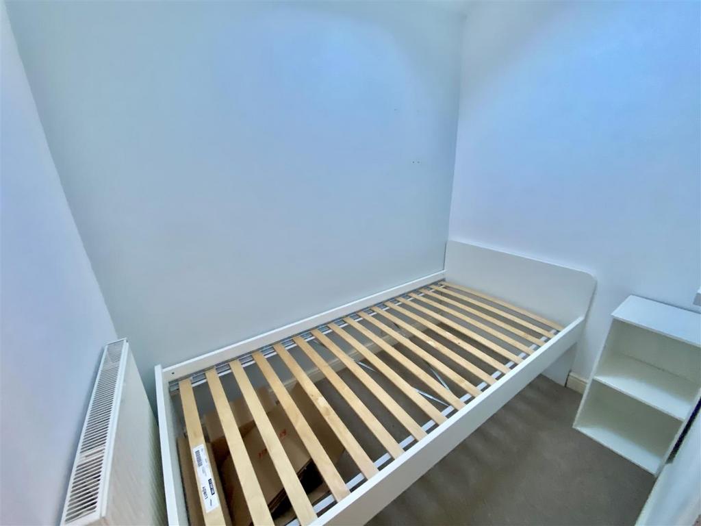 Bramleys Estate Agents - The Combs - Mirfield (2).