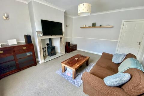 3 bedroom end of terrace house for sale, The Combs, Dewsbury