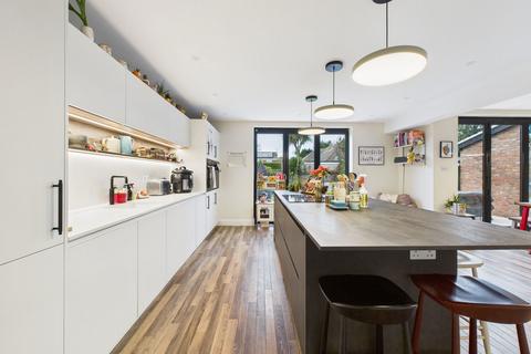 4 bedroom semi-detached house for sale, Downview Road, Worthing, BN11