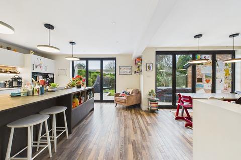4 bedroom semi-detached house for sale, Downview Road, Worthing, BN11