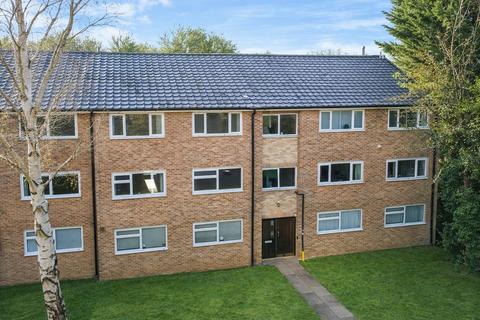 2 bedroom flat to rent, Aysgarth Close, Harpenden AL5