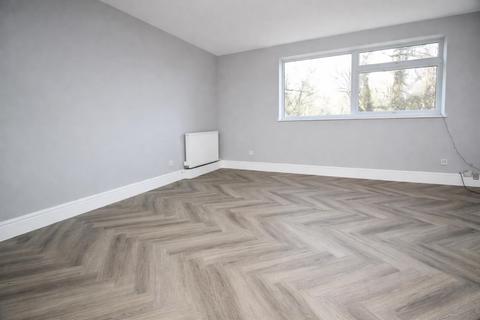 2 bedroom flat to rent, Aysgarth Close, Harpenden AL5
