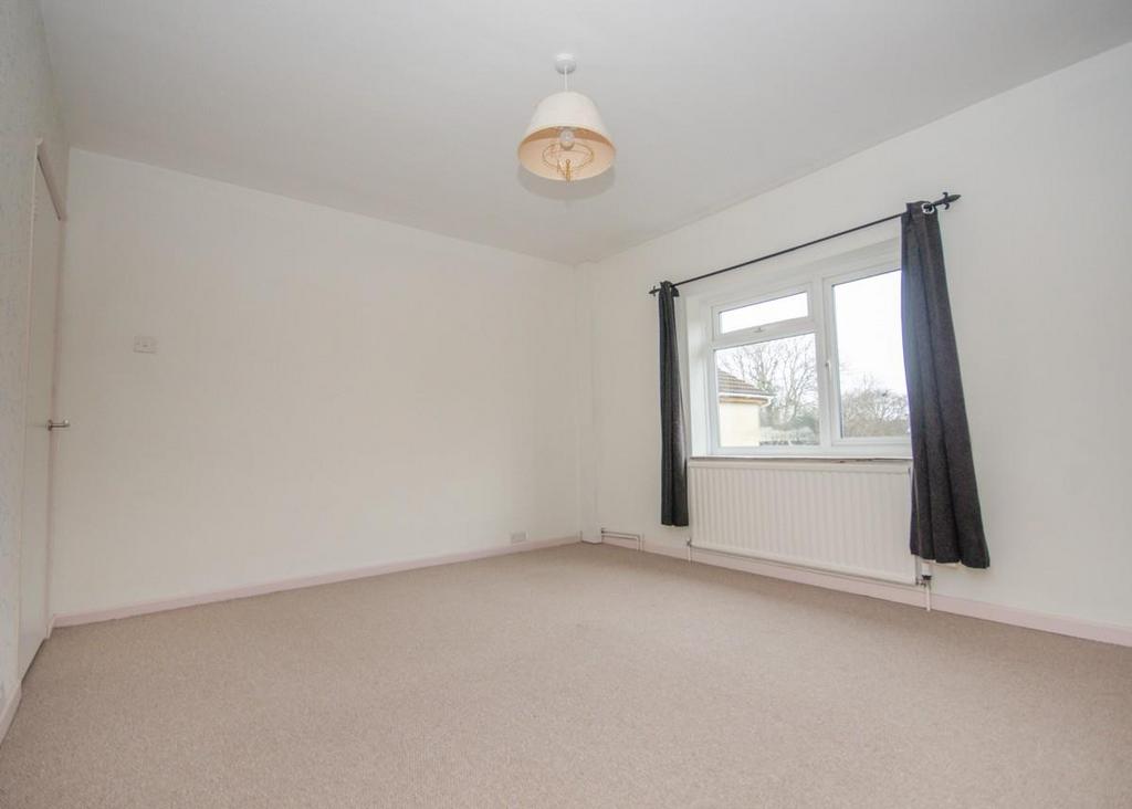 Bedroom 1 pic 2.jpg