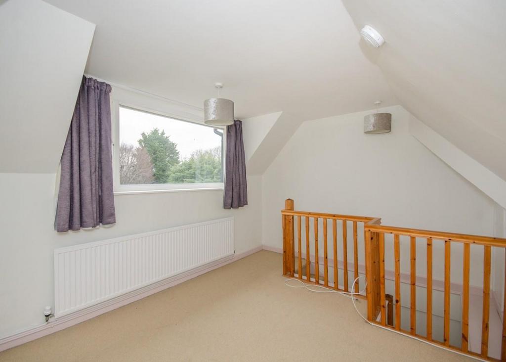 Loft room pic 2.jpg