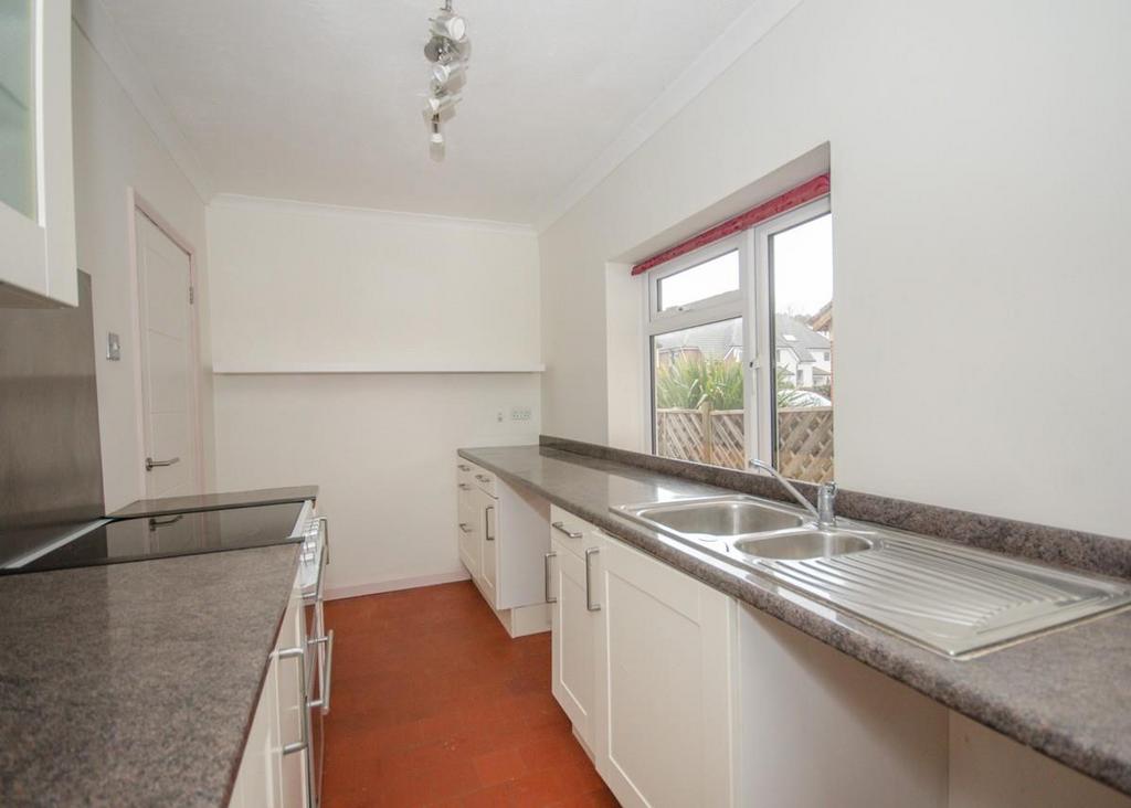 Kitchen pic 2.jpg