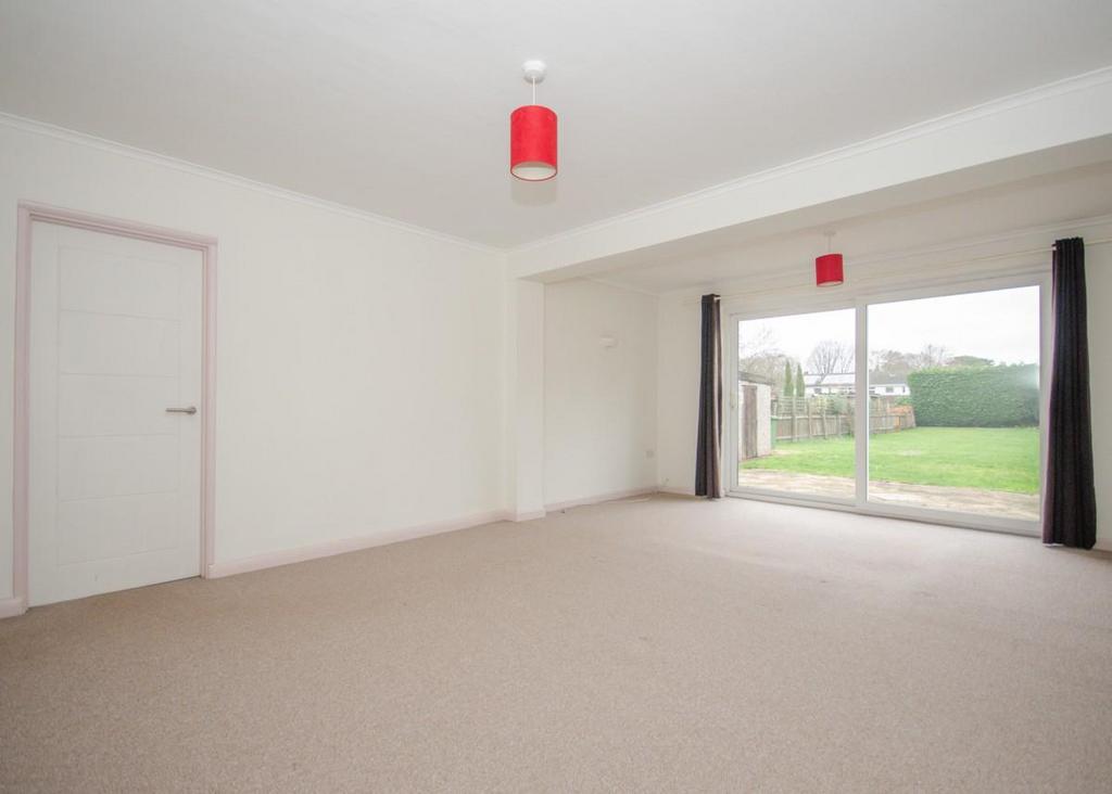Living room pic 2.jpg
