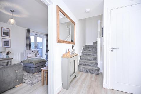 3 bedroom semi-detached house for sale, Briscoe Close, Leigh