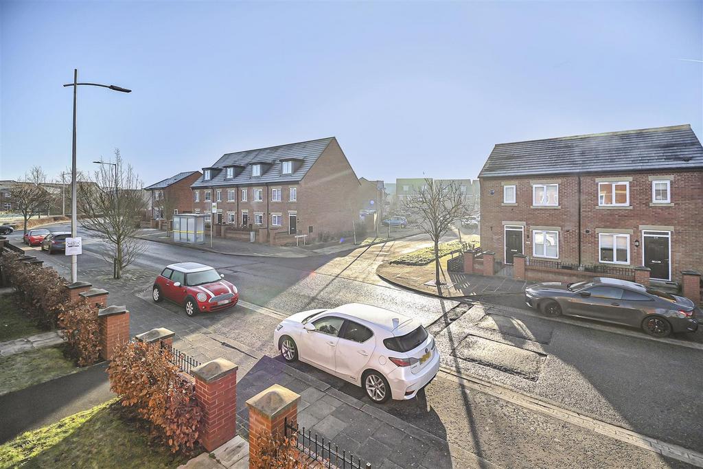 2 Briscoe Close View to Side.jpg