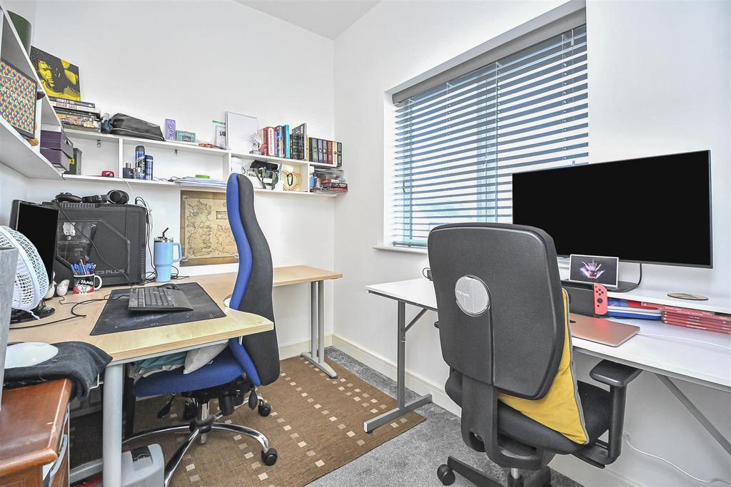 2 Briscoe Close Bedroom 3.jpg