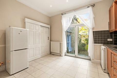 3 bedroom apartment to rent, Tivoli Road, Crouch End, London N8