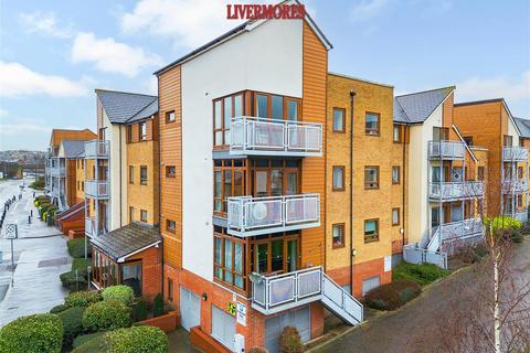 2 bedroom flat for sale, Evelyn Walk, Greenhithe