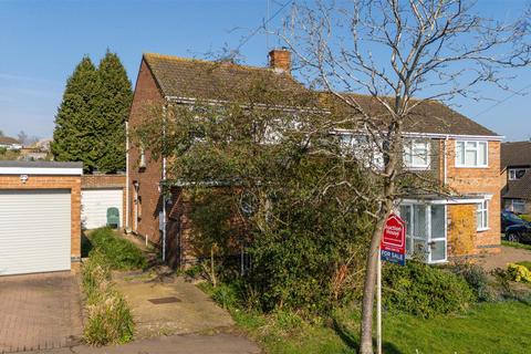 undefined, Highlands Avenue, Northampton NN3