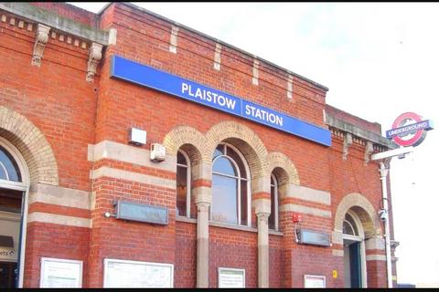 4 bedroom terraced house to rent, Fentons Avenue, London E13