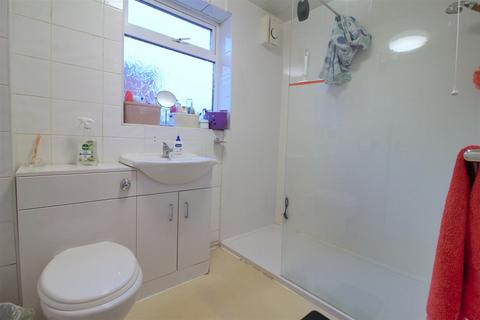 3 bedroom flat to rent, Ancrum Street, Spital Tongues