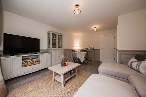 2 bedroom semi-detached house for sale, Welbanks Gardens, Crowborough