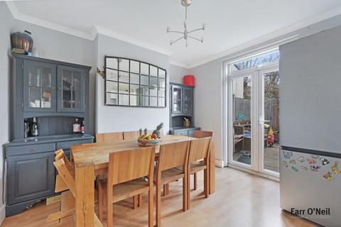 3 bedroom end of terrace house for sale, Buckhurst Way, Buckhurst Hill, IG9