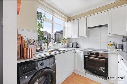 3 bedroom end of terrace house for sale, Buckhurst Way, Buckhurst Hill, IG9