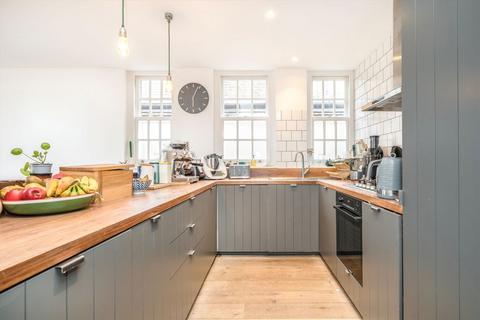 2 bedroom flat for sale, Anson Road, London N7