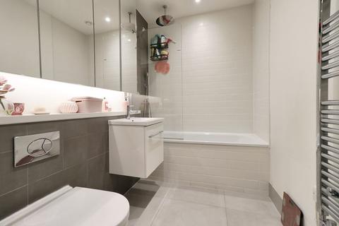 1 bedroom flat for sale, Flat 28 Boiler House, 2 Material Walk, Hayes, Middlesex, UB3 1DZ