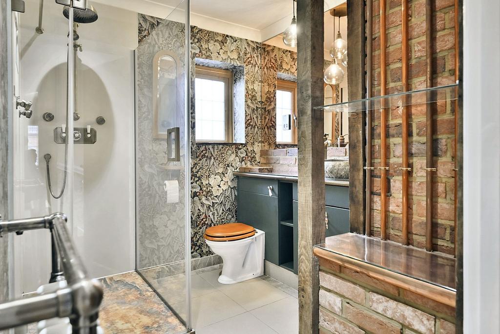 Family Shower Room