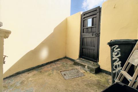 2 bedroom semi-detached house to rent, Popes Folly, Brighton, BN2