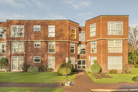 2 bedroom flat for sale, Ellesmere Road, Weybridge KT13